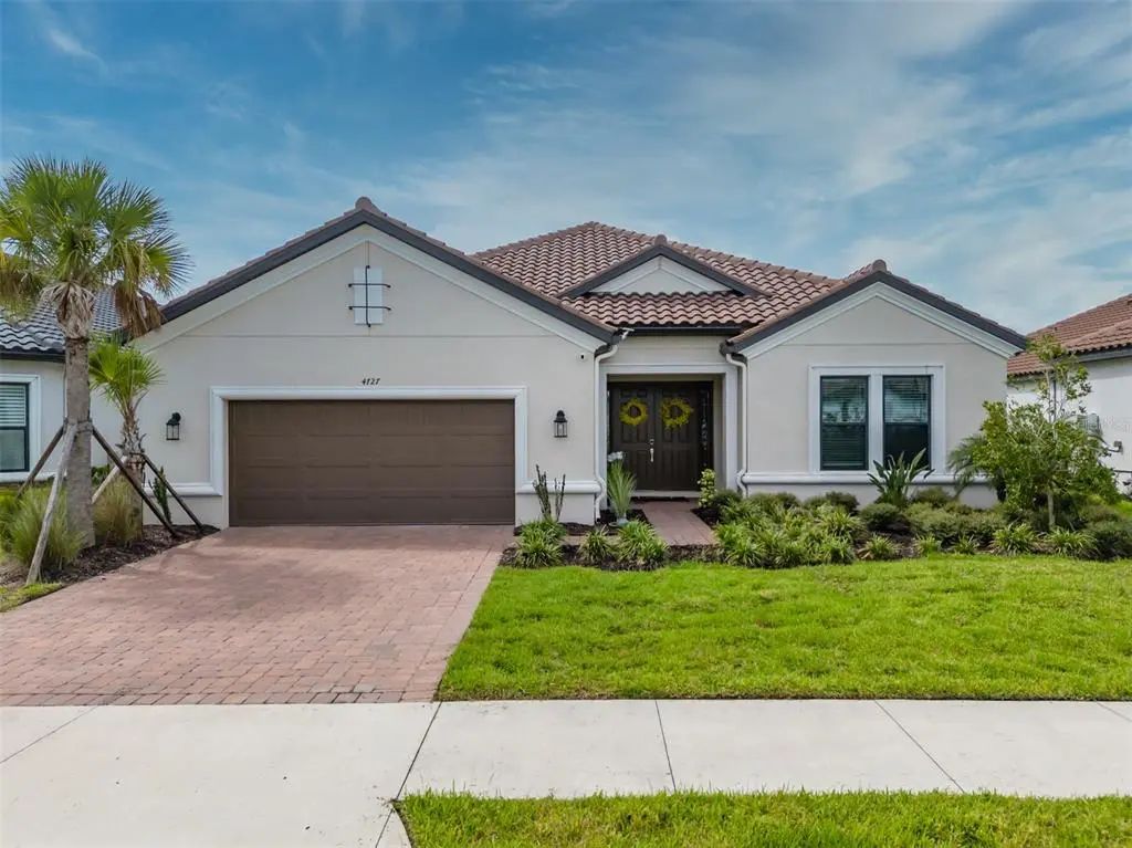 4727 Freccia Loop, WESLEY CHAPEL