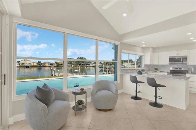 5648 Bayview Drive, SEMINOLE