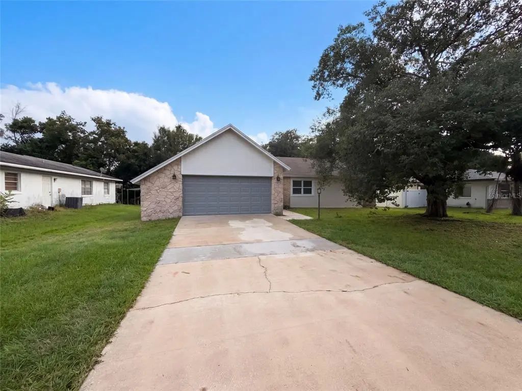 881 Vicksburg Street, DELTONA