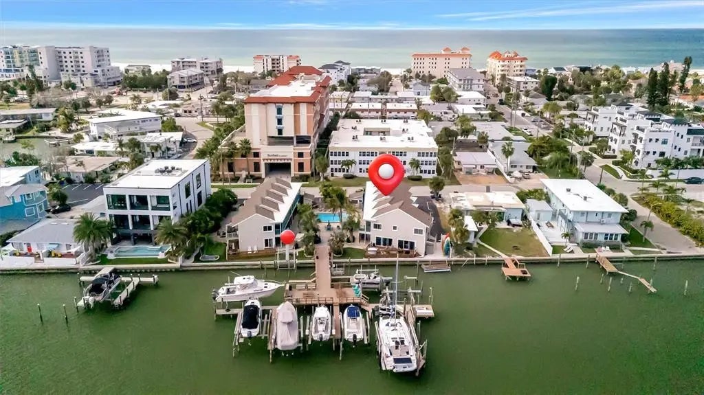 673 Bay Esplanade 204, CLEARWATER BEACH