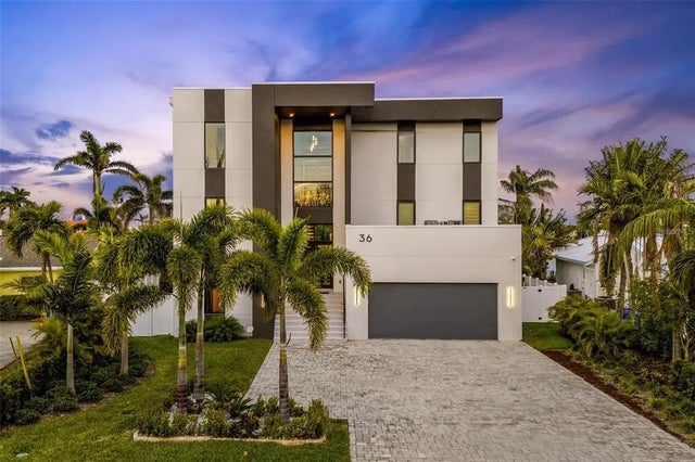 36 Dolphin Drive, TREASURE ISLAND