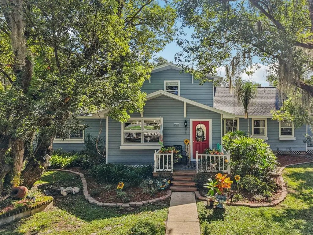 1048 N Grandview Street, MOUNT DORA