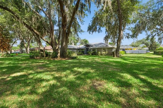 2610 Twelve Point Drive, LAKELAND