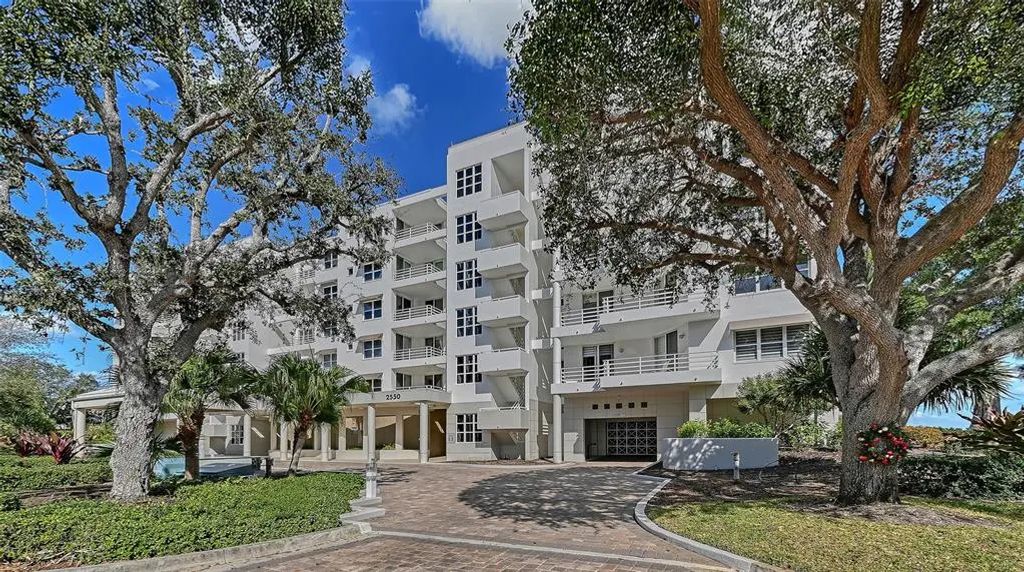 2550 Harbourside Drive 334, LONGBOAT KEY