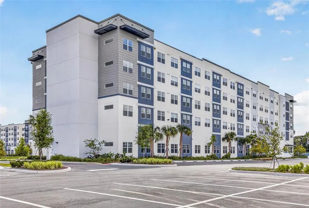 5563 Millenia Park Blvd 417, ORLANDO