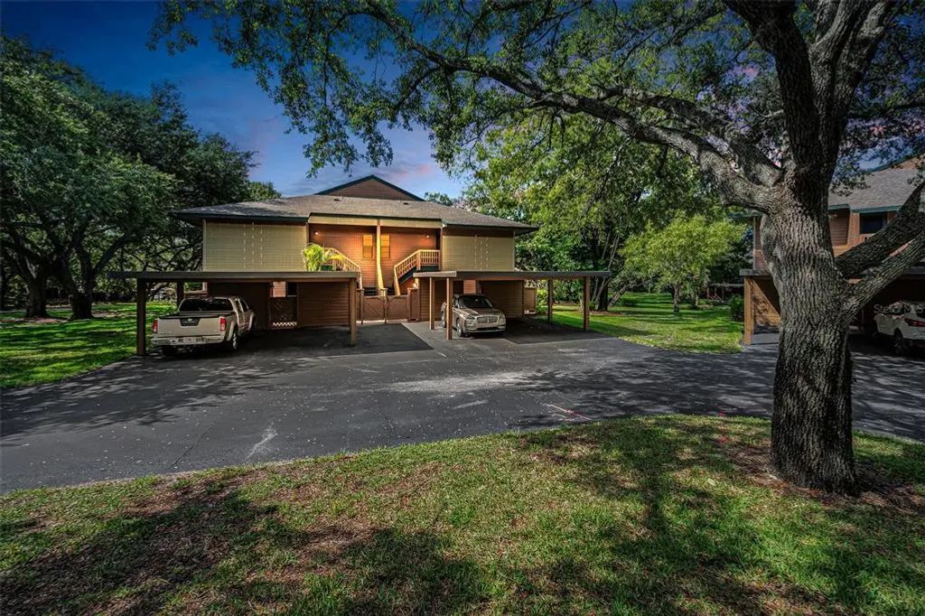 2205 Lennox Road E 2205, PALM HARBOR