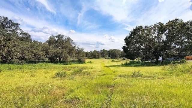 A D May Road, DADE CITY