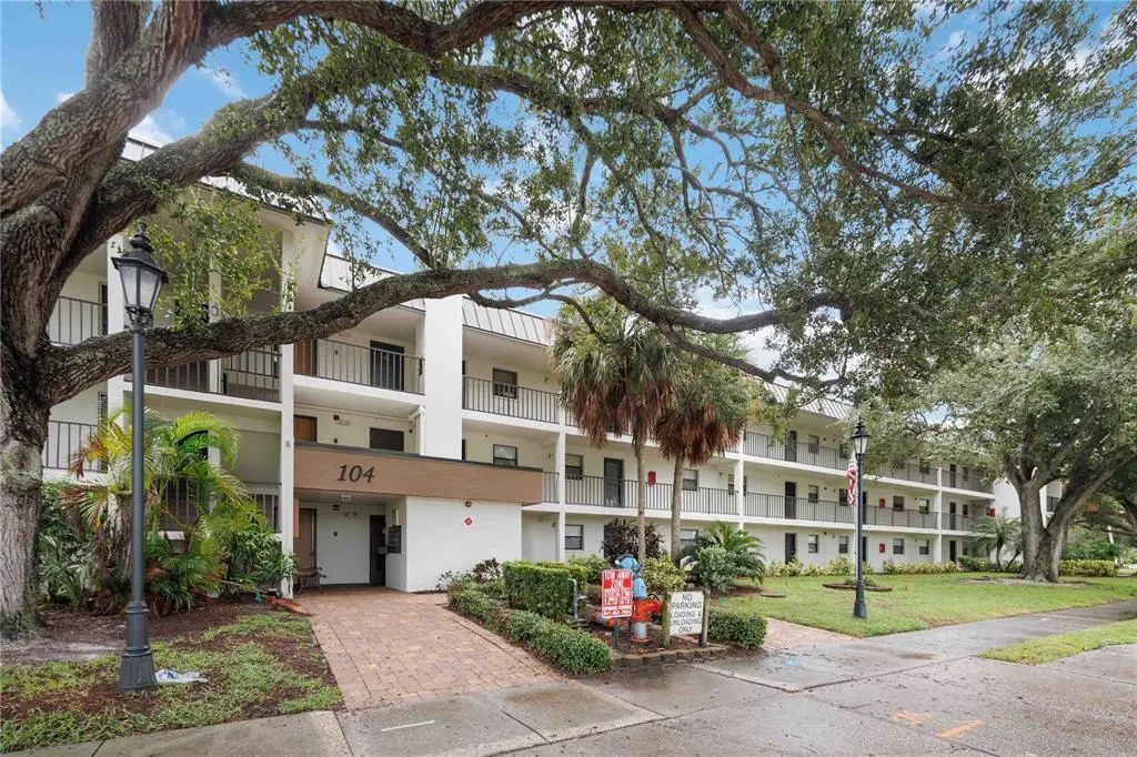 104 Capri Isles Boulevard 301, VENICE