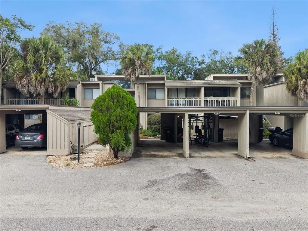104 Crown Oaks Way 104, LONGWOOD