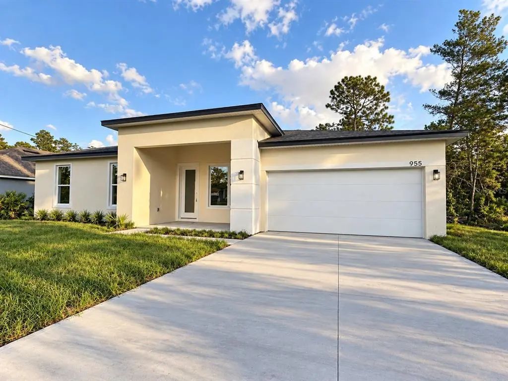 955 East Parkway, DELAND