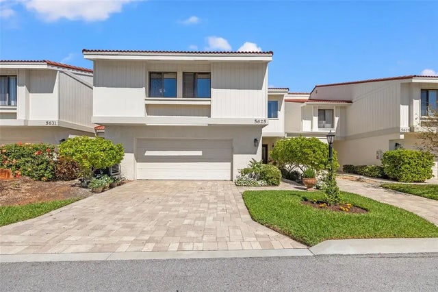 5625 Escondida Boulevard S, ST PETERSBURG