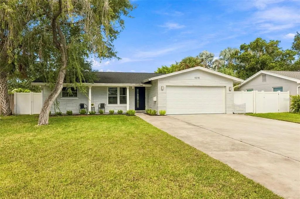 4318 Helena Street Ne, ST. PETERSBURG