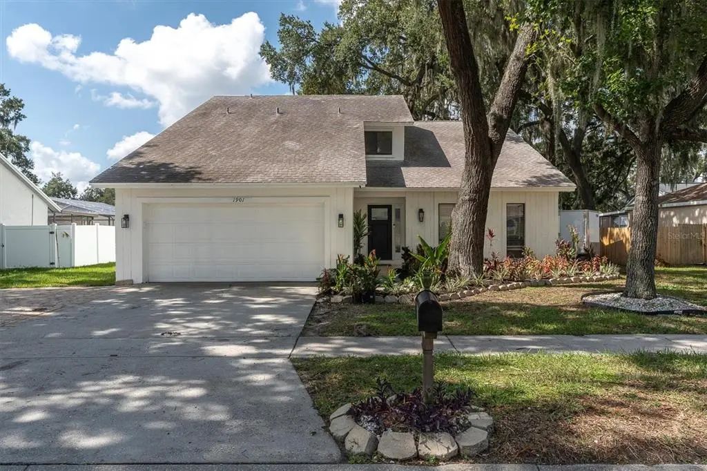 1901 Landside Drive, VALRICO