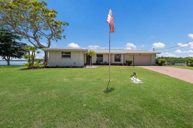 10419 Spoonbill Road W, BRADENTON