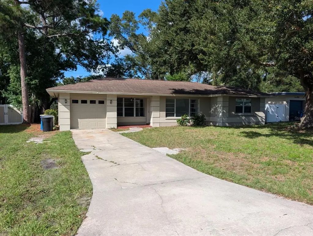 1574 Crown Street, CLEARWATER