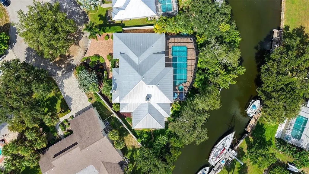 1887 Buccaneer Circle, SARASOTA