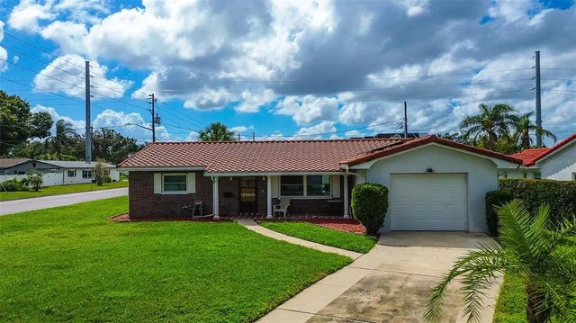 3700 14th Avenue N, ST PETERSBURG