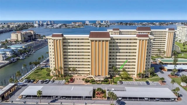 4550 Cove Circle 207, ST PETERSBURG