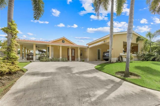 54 Camino De Zorzal, DORADO