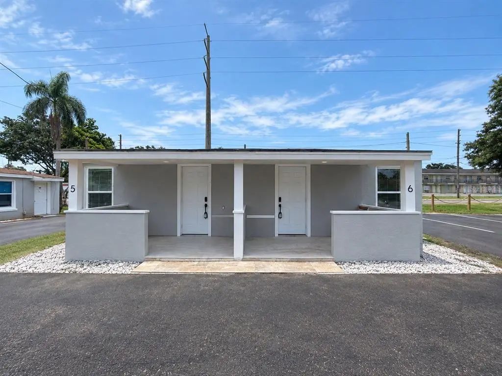 5680 28th Street N D5, ST PETERSBURG