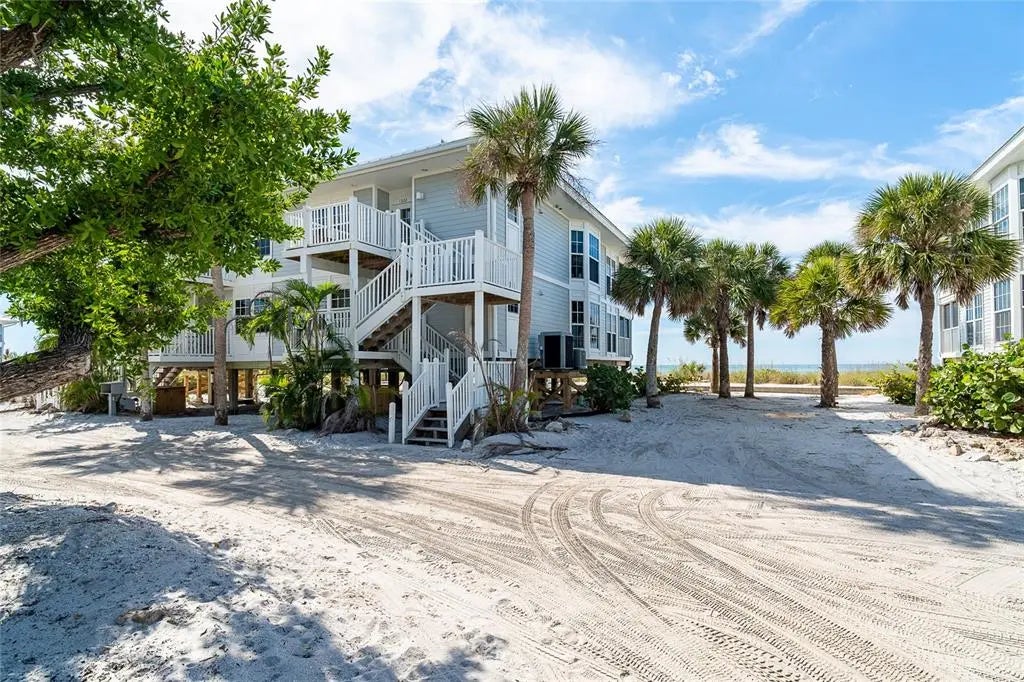 Gulf Shores Realty: 2 5811f03061cd2e3a7fdf3fcbc666bdcd l