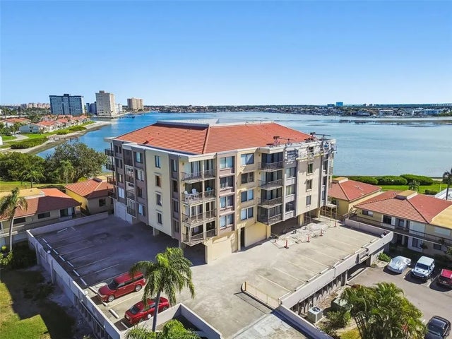 6104 Palma Del Mar Boulevard S 402, ST PETERSBURG