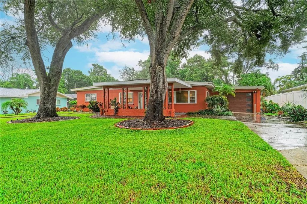 126 Holly Avenue, SARASOTA