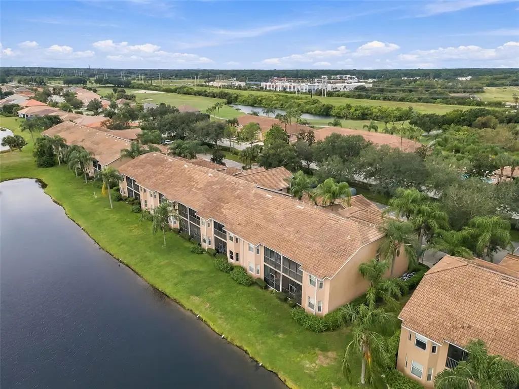 1003 Fairwaycove Lane 207, BRADENTON