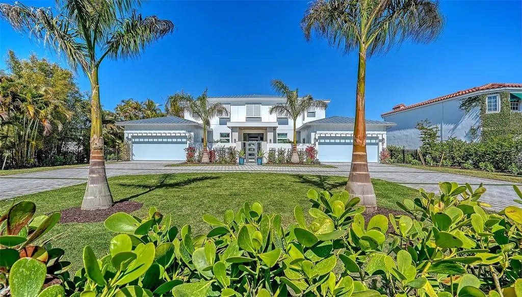 1521 S Lake Shore Drive, SARASOTA