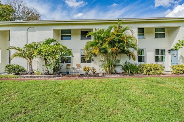 4215 La Sorrento Court, TAMPA