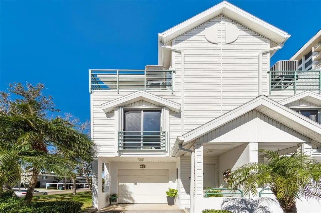 320 Island Way 101, CLEARWATER BEACH