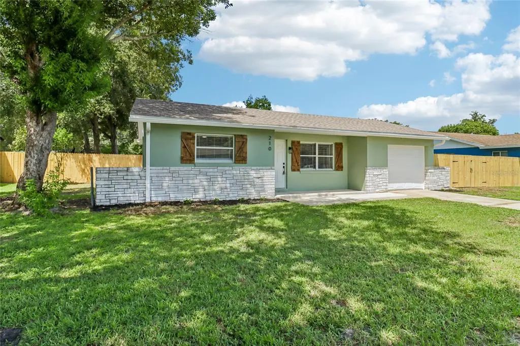 210 Melissa Court, SANFORD