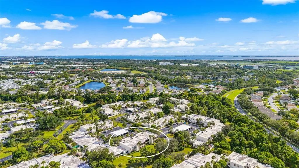 519 Lakeside Drive 519, BRADENTON