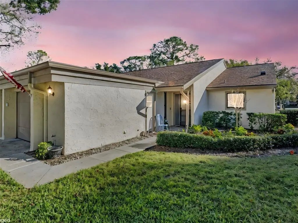 2504 Oak Circle, TARPON SPRINGS