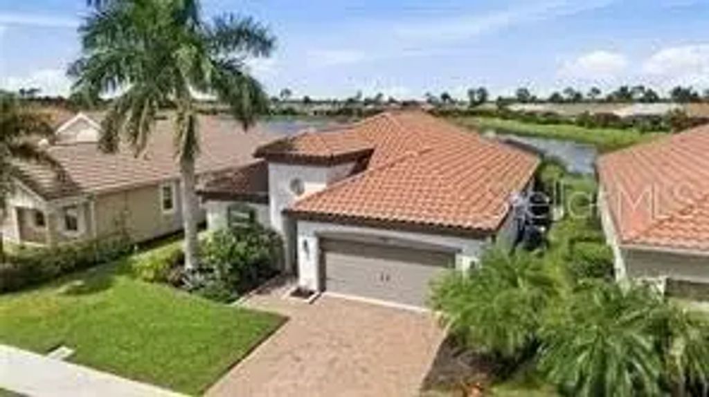 11624 Renaissance Boulevard, VENICE