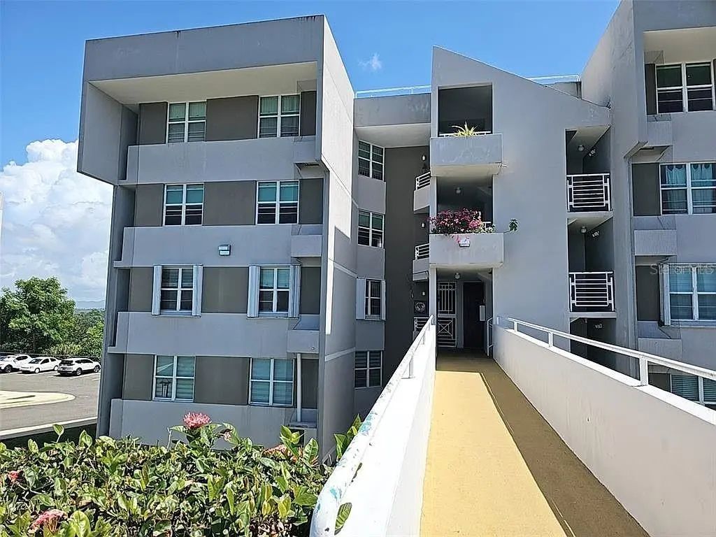 Edif F Apto 4205 Con. Balcones De Monte Real, CAROLINA