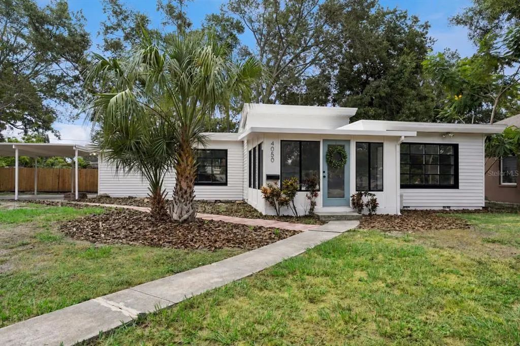 4050 Iris Street N, ST PETERSBURG