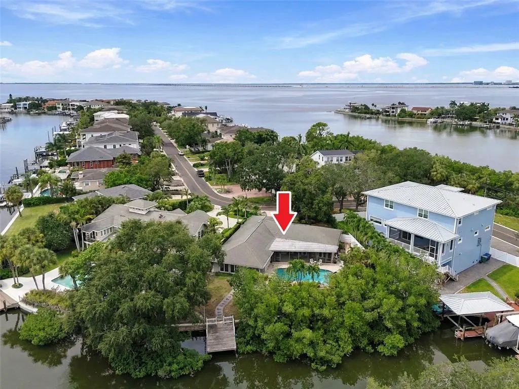 5104 W San Jose Street, TAMPA