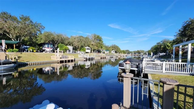 556 Waterway Drive, LAKE WALES
