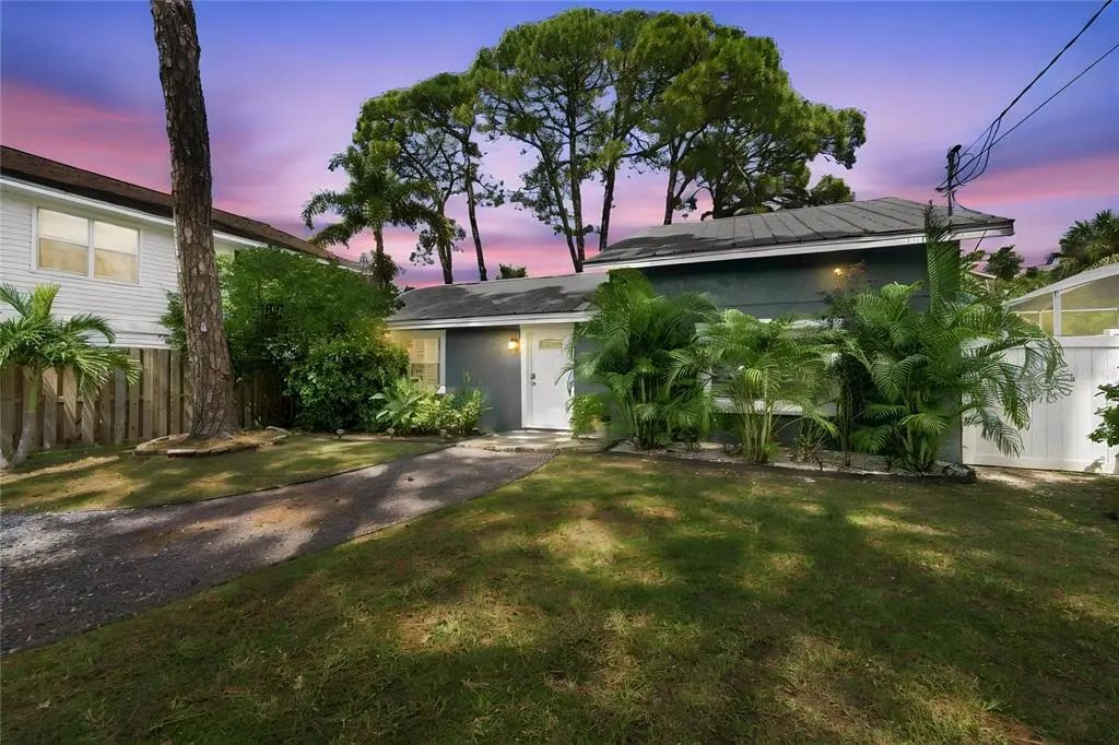839 Florida Avenue, PALM HARBOR