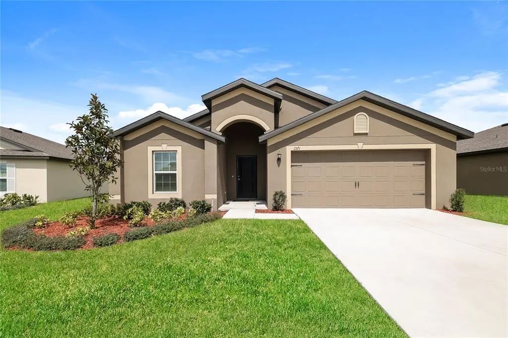 1571 Swan Lake Circle, DUNDEE