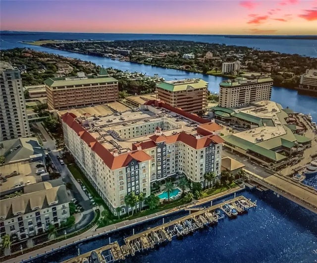 700 S Harbour Island Boulevard 104, TAMPA
