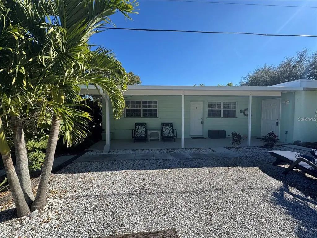 104 Base Avenue W C, VENICE