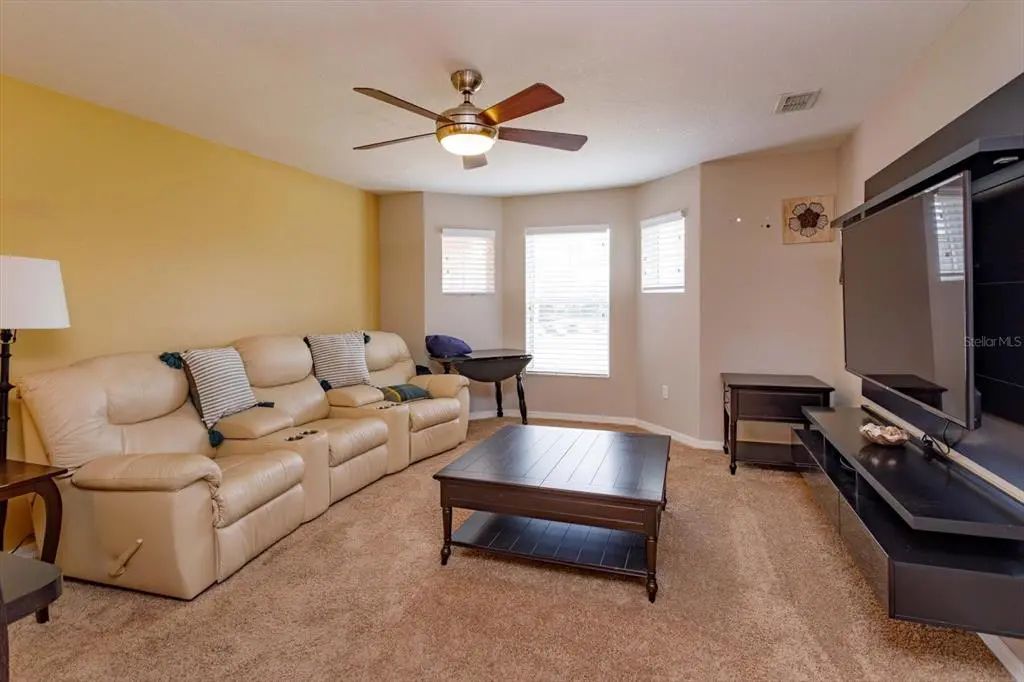 18 of 50 - 27239 White Plains Way, LEESBURG, FL