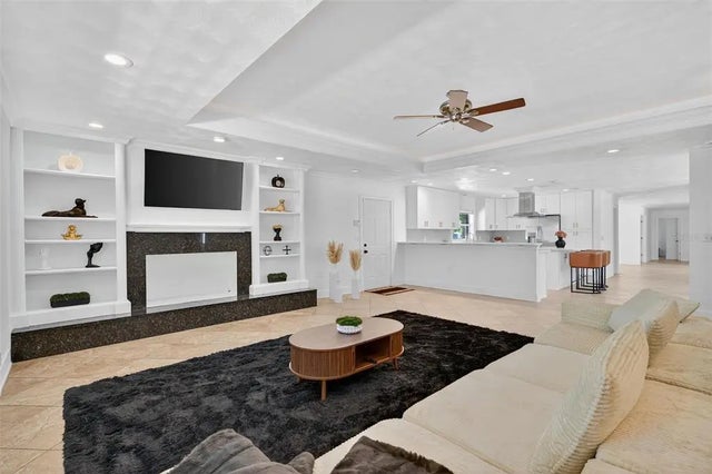 516 W Davis Boulevard 1, TAMPA