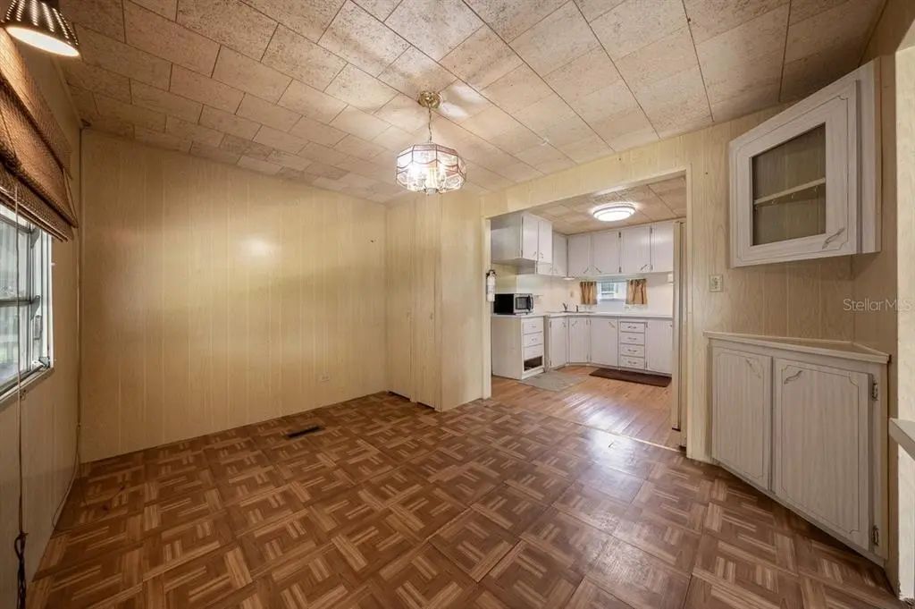 9 of 36 - 13337 Woodland Drive, ASTATULA, FL