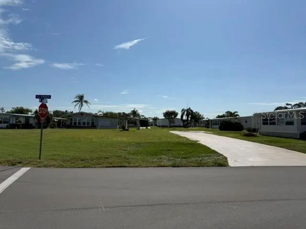 401 El Prado, NORTH PORT