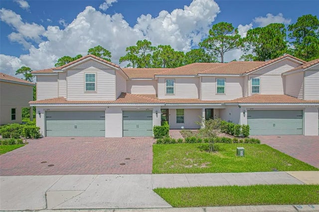 695 Bay Leaf Drive, KISSIMMEE