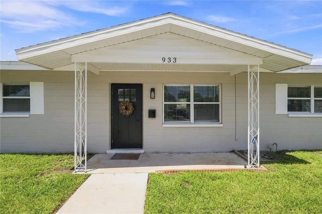 933 41st Avenue Ne, ST. PETERSBURG