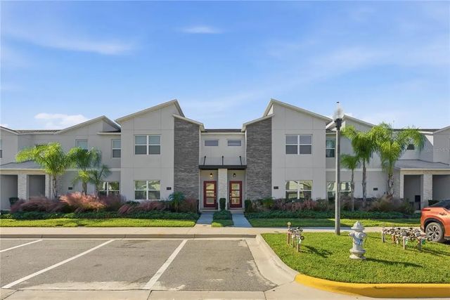 1112 Challenge Drive, DAVENPORT